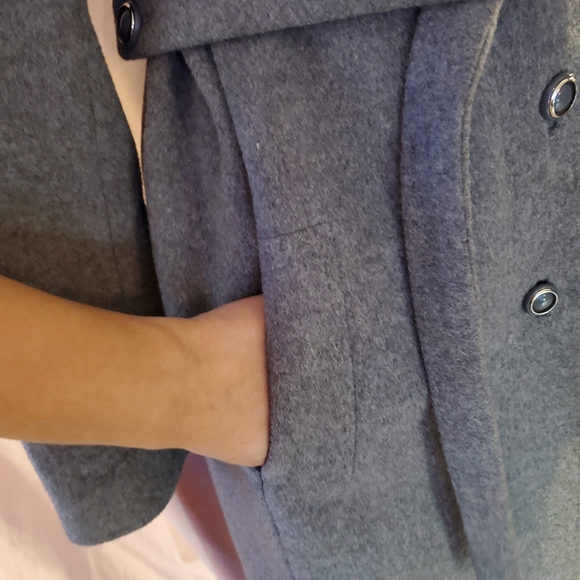 Classy Vintage Gray Wool Coat - Picture 12 of 16